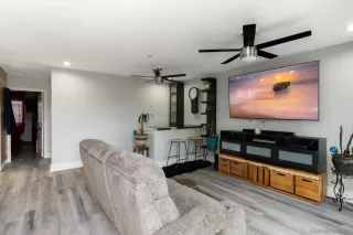 Photo #5: 230000880 Listing