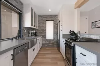 Photo #5: 230000903 Listing