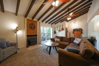 Photo #4: 230000905 Listing