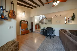 Photo #5: 230000905 Listing