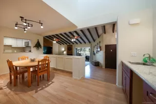 Photo #6: 230000905 Listing