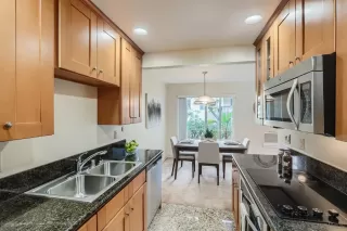 Photo #2: 230000912 Listing