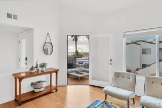 Photo #4: 230000918 Listing 