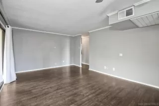 Photo #4: 230000923 Listing