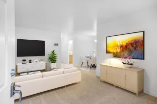 Photo #2: 230000944 Listing