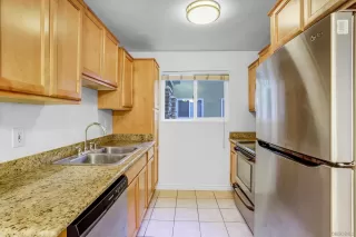 Photo #5: 230000944 Listing