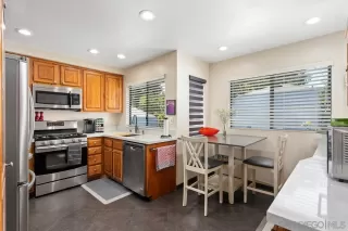 Photo #5: 230000957 Listing