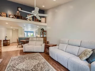 Photo #5: 230000976 Listing