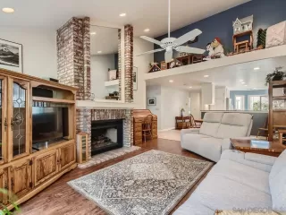 Photo #6: 230000976 Listing