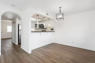 Photo #3: 230001202 Listing