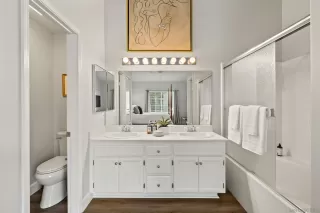 Photo #3: 230001244 Listing