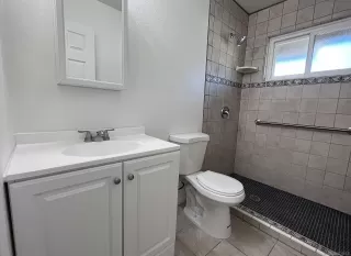 Photo #4: 230001451 Listing