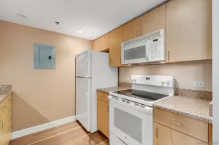 Photo #4: 230001565 Listing