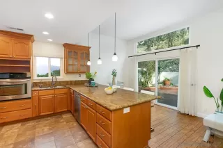 Photo #5: 230001606 Listing 