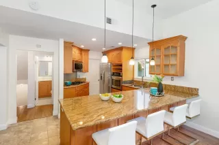 Photo #6: 230001606 Listing 