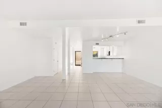 Photo #2: 230001640 Listing 