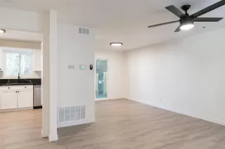 Photo #3: 230001681 Listing 