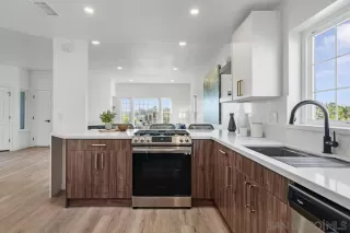 Photo #4: 230001857 Listing