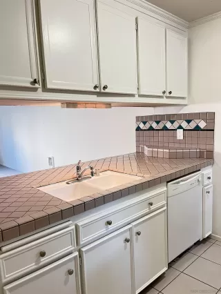 Photo #1: 230001926 Listing