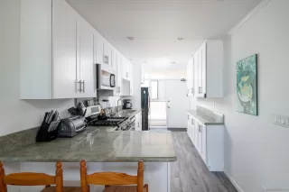 Photo #5: 230002046 Listing