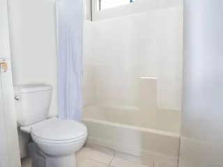 Photo #5: 230002048 Listing