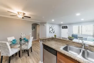 Photo #5: 230002088 Listing 