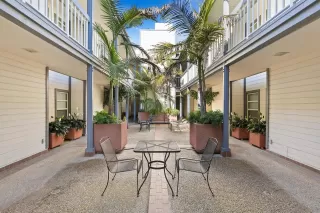 Photo #4: 230002149 Listing