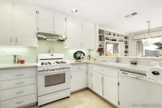 Photo #6: 230002203 Listing 