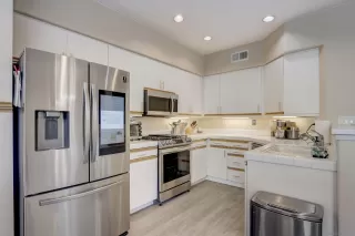 Photo #5: 230002290 Listing