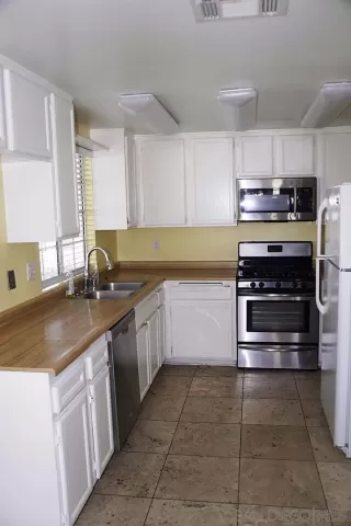 Photo #3: 230002384 Listing 