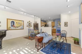 Photo #5: 230002456 Listing