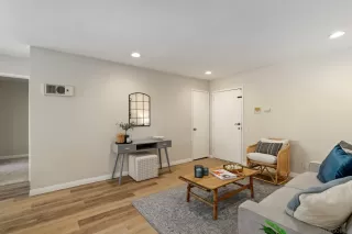 Photo #3: 230002474 Listing 