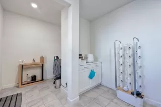 Photo #5: 230002569 Listing