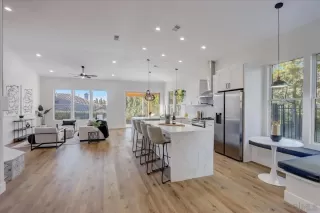 Photo #4: 230002700 Listing