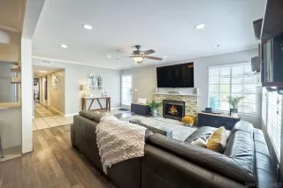 Photo #5: 230002976 Listing