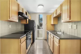 Photo #3: 230002994 Listing