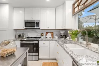 Photo #5: 230002995 Listing