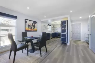 Photo #5: 230003018 Listing