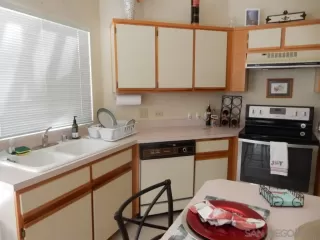 Photo #3: 230003025 Listing