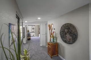 Photo #4: 230003028 Listing