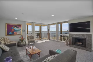 Photo #5: 230003028 Listing