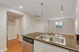 Photo #5: 230003084 Listing 