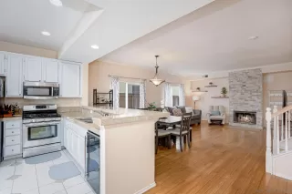 Photo #2: 230003143 Listing