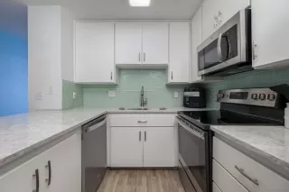 Photo #2: 230003162 Listing