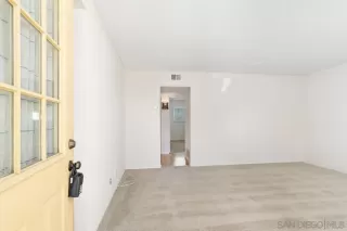 Photo #3: 230003243 Listing