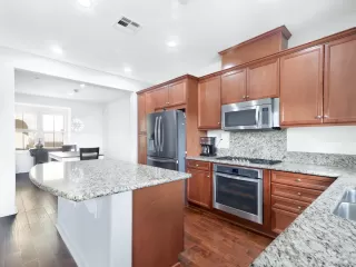 Photo #4: 230003326 Listing 