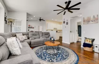 Photo #4: 230003358 Listing