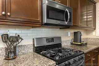 Photo #5: 230003409 Listing