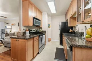 Photo #5: 230003534 Listing