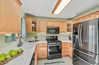 Photo #6: 230003535 Listing